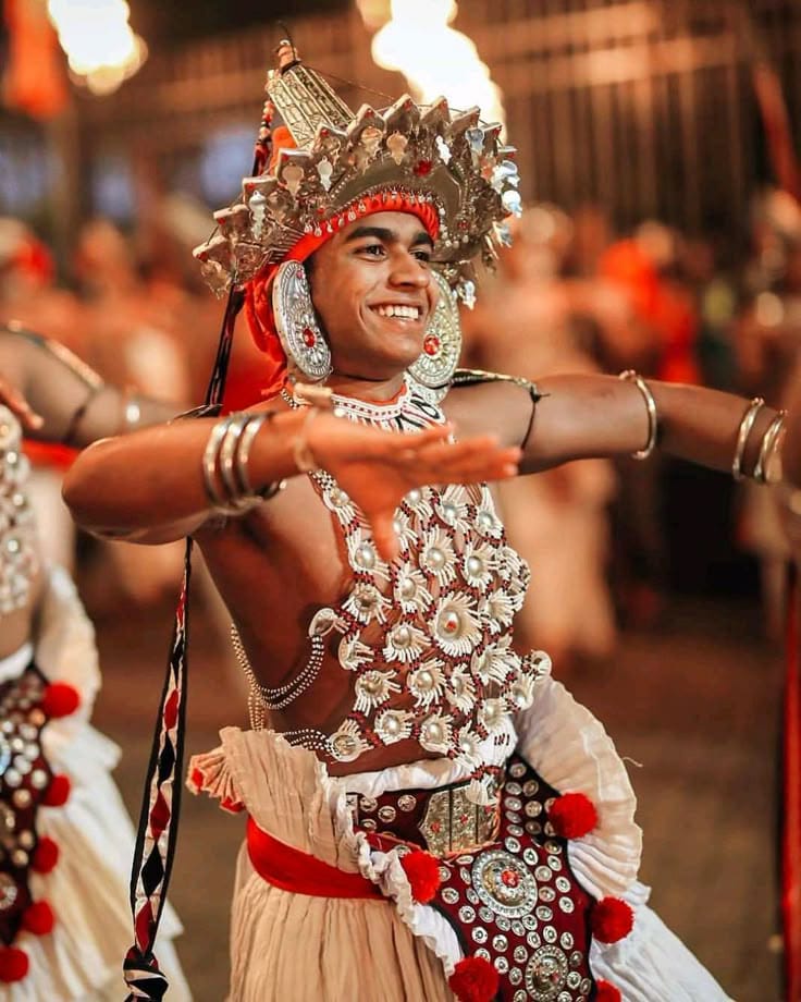 kandyan dancer